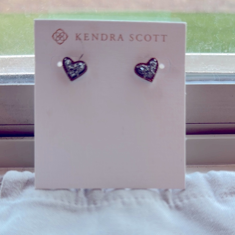 Kendra Scott Silver Heart Earrings - Picture 3 of 3